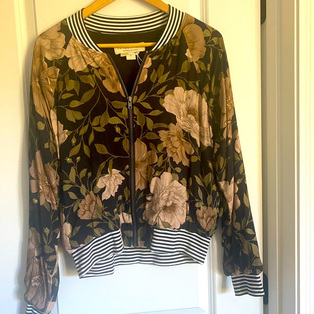 Zip up floral jacket
